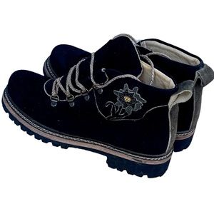 New DIRNDL BUA Made In Austria Hiking Boots Mountain Wear Woman’s Size 7 EURO 38